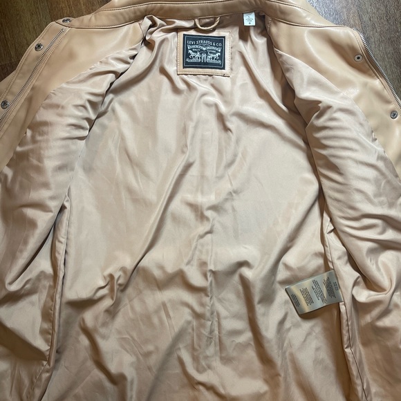 Levi's Women's Faux Leather Belted Shirt Jacket Size Large Color Cream - Picture 13 of 16